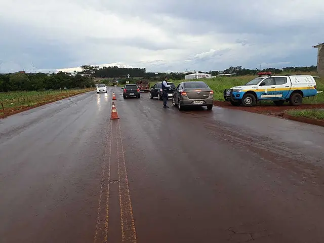 Durante operação, Polícia Militar Roviária autua 30 motoristas por infração de trânsito