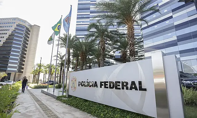 PF entrega a Gilmar e Zanin íntegra de dados do celular de Vorcaro