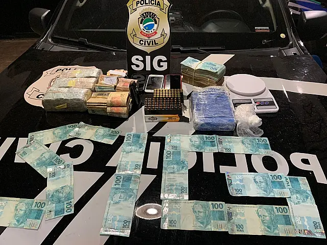 Polícia prende grupo por tráfico de drogas e apreende mais de R$ 100 mil