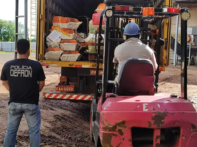 Polícia Civil queima mais de 5,6 toneladas de drogas