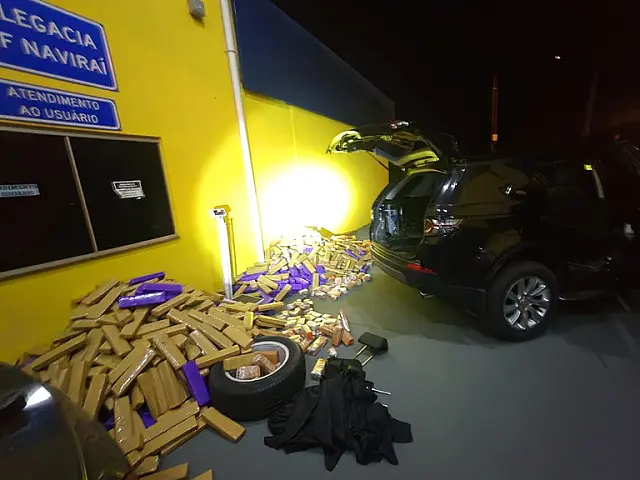 PRF apreende 1 tonelada de maconha e recupera veículo de luxo roubado na BR-163