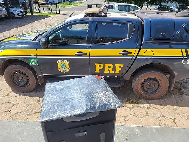 PRF apreende 2,4 kg de cocaína em abordagem na BR-262 em Corumbá