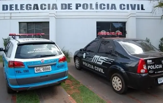 Homem é preso ao ser flagrado andando sem roupas na via pública