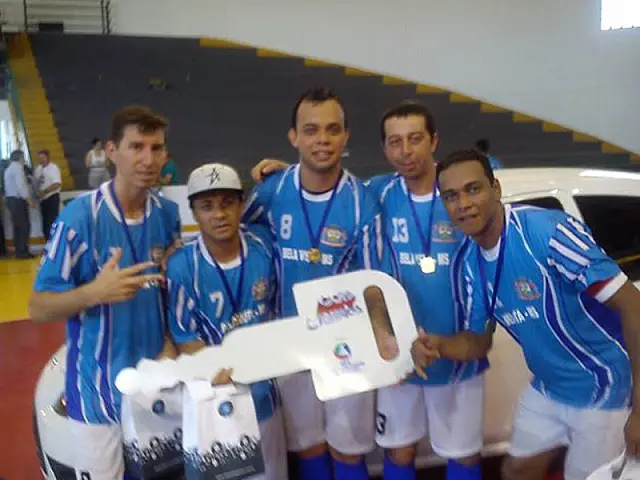 Atleta aquidauanense comemora o título da Copa dos Campeões de Futsal