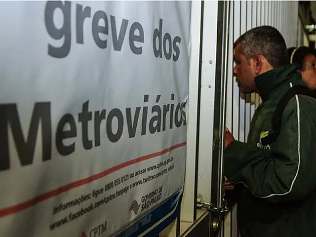 Greve dos metroviários volta a causar transtorno aos paulistanos