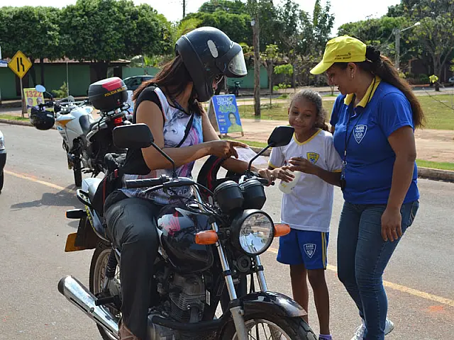 AABB Comunidade realiza blitz educativa na Semana Nacional de Trânsito