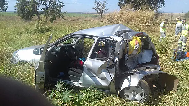 Duas pessoas morrem e duas ficam feridas em acidente na BR-163