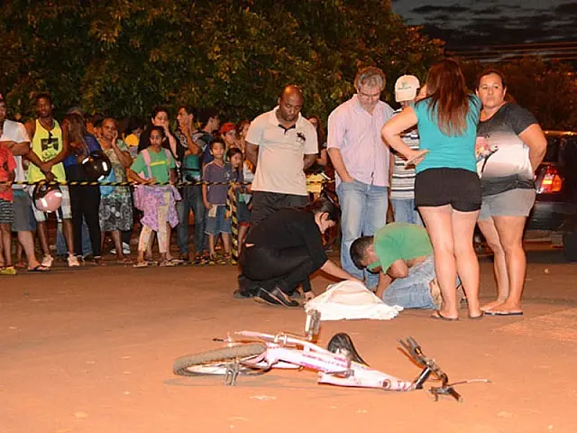 Menina de 08 anos morre após ser atingida por carro