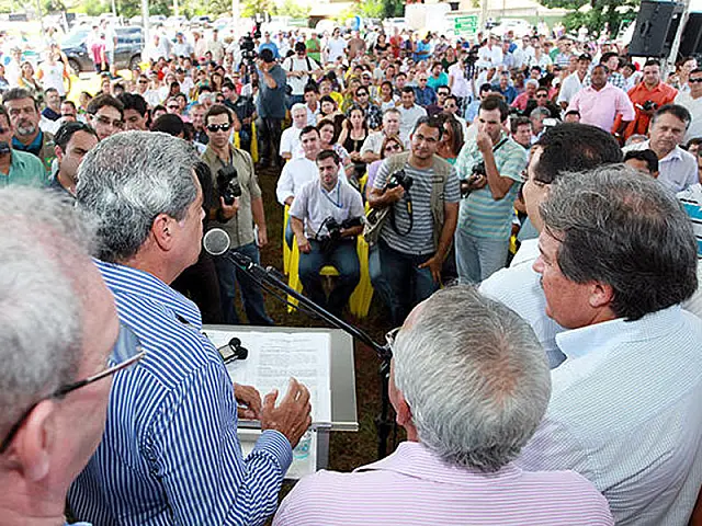 André anuncia obras e garante parceria do Ministério do Turismo para asfaltar Estrada do Curê