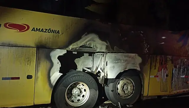 Ônibus sofre princípio de incêndio na BR-163
