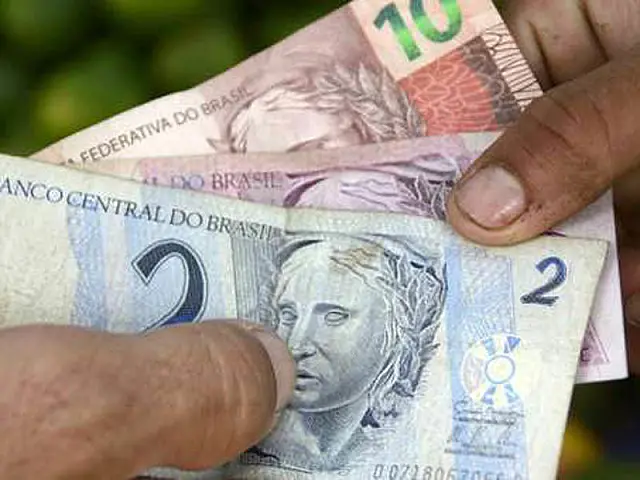Salário mínimo deve crescer 50% menos no 2º mandato de Dilma