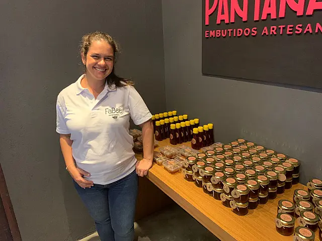 FaBee: jovem empreendedora faz sucesso com mel em Aquidauana