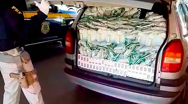 PRF apreende 100 Kg de agrotóxicos e 20 mil maços de cigarros