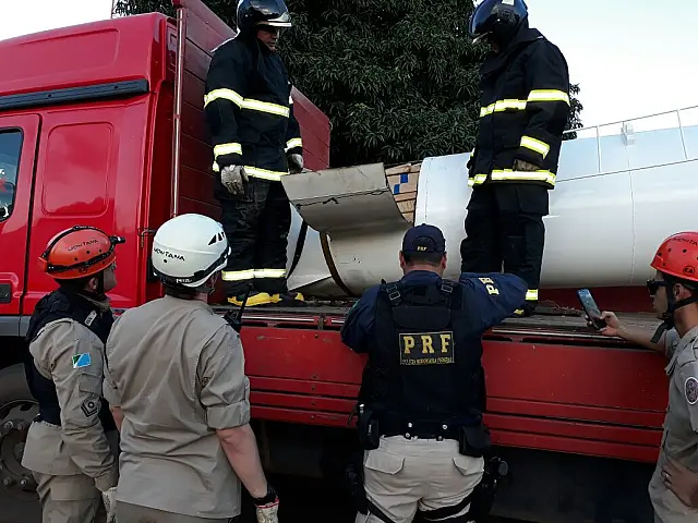 PRF apreende 2,1 toneladas de maconha escondidas em caixa d'água