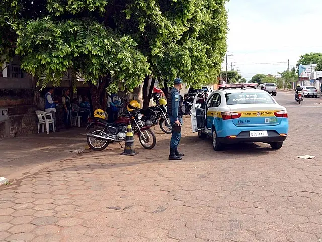 Operação fecha cerco contra taxistas e mototaxistas clandestinos em Aquidauana