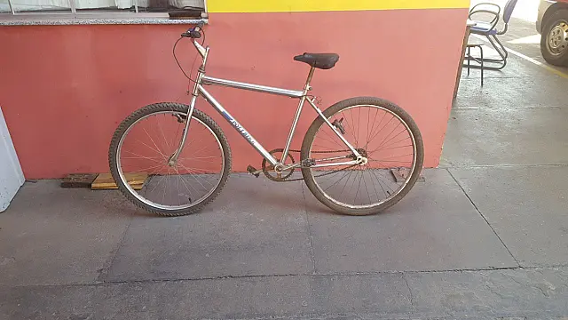 Vítima de acidente de bicicleta, homem é levado para a Capital