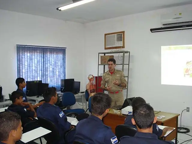 Projeto Patrulha Mirim realiza 1ª Instrução para Graduados Mirins