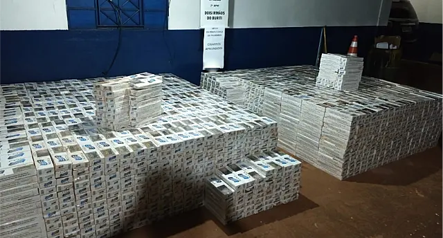 PM apreende quase 5 mil pacotes de cigarros contrabandeados em Dois Irmãos do Buriti