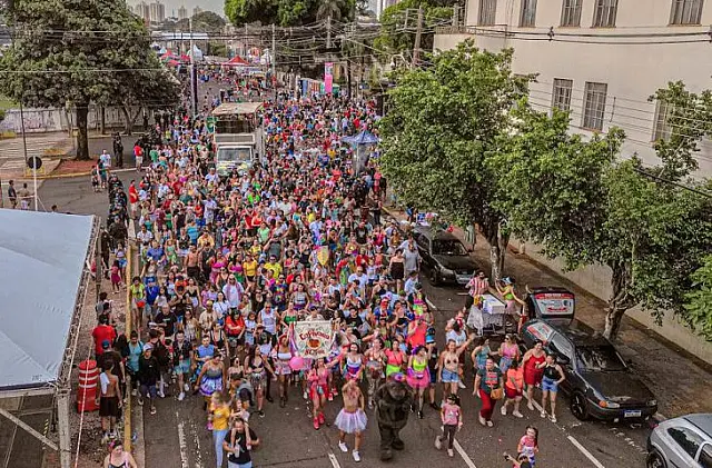 Pular Carnaval também é uma forma de atividade física
