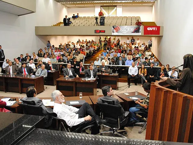 Assembleia discute problemas da saúde em audiência e sinaliza abertura de CPI