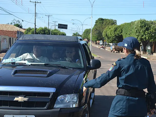 PM de Anastácio realiza blitz educativa sobre álcool e direção
