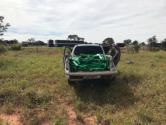 PMA apreende camionete de luxo com 1.120 kg de drogas em Nova Andradina
