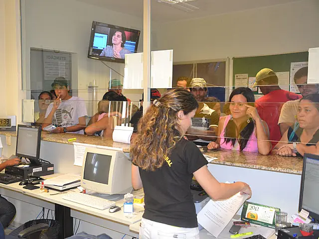 Fila e atendimento estendido nos cartórios eleitorais