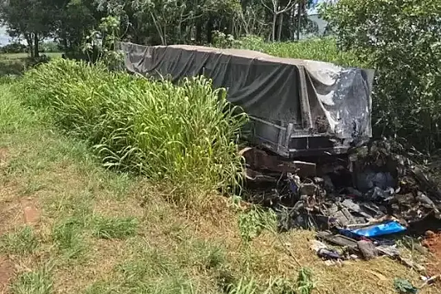 Homem morre esmagado em acidente e polícia encontra 3,7 t de maconha