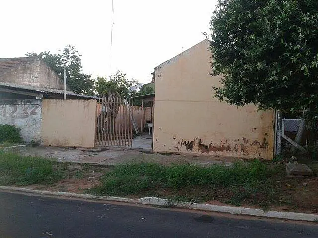 Homem é encontrado morto em residência