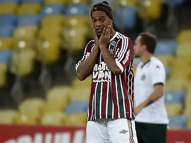 Ronaldinho Gaúcho não é mais jogador do Fluminense