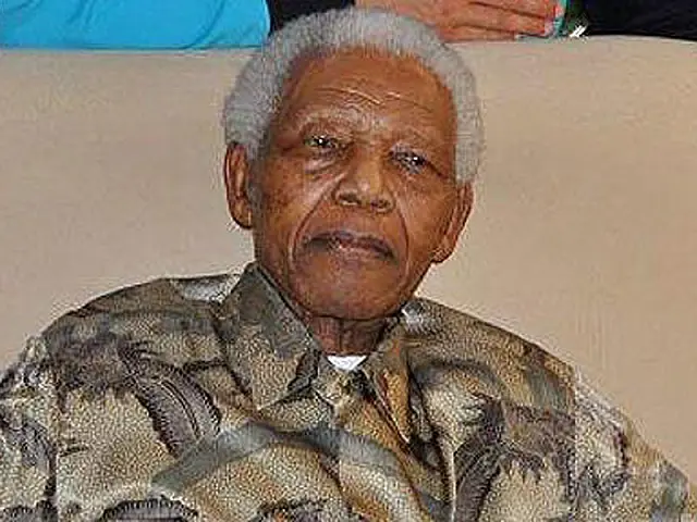 Nelson Mandela apresenta infecção pulmonar, diz governo