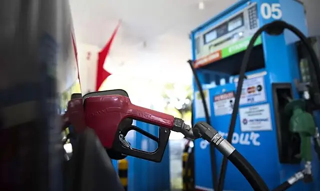 Petrobras sobe o preço do diesel, mas desce valor da gasolina