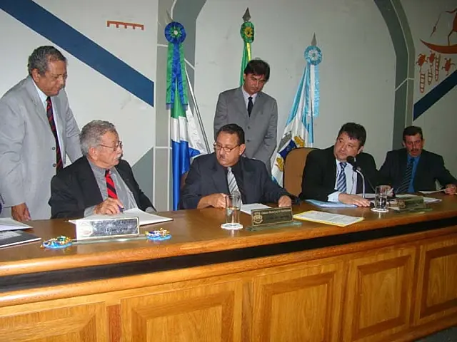 Vereadores aprovam licença especial ao prefeito Fauzi