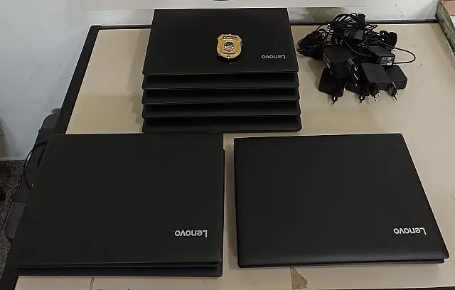 Mais 10 notebooks furtados de universidade são recuperados após ação policial