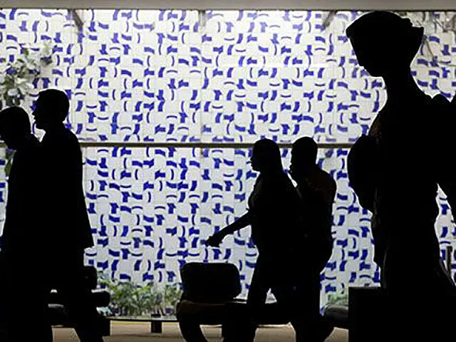 Deputados usam esquema para pagar até 1.300% a mais de férias a servidores