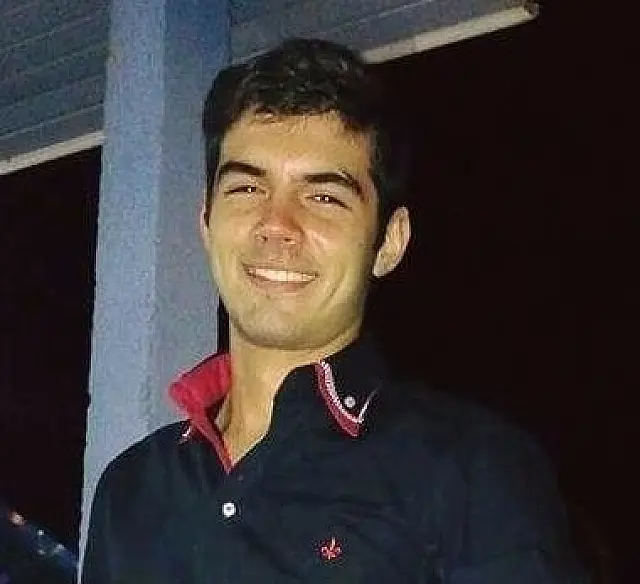 Jovem morre afogado em piscina durante churrasco com amigos no Tênis Clube