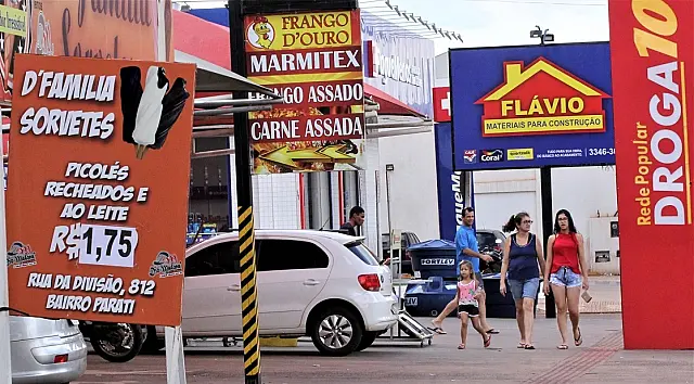 Com a certeza de dinheiro na conta, servidor faz planos com 13°