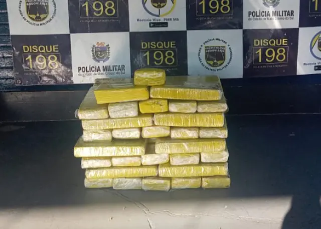 Duas mulheres são presas com drogas escondidas em carro