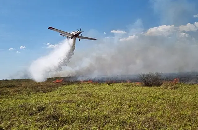 Bombeiros atuam em incêndios e resgatam ribeirinhos no Pantanal