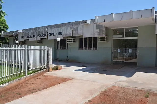 Homem é agredido com garrafadas ao defender mulher assediada em clube