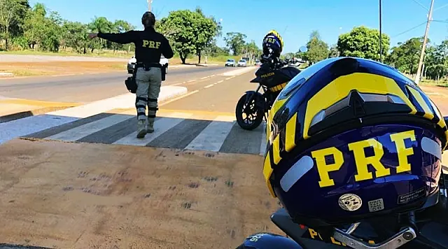 PRF prende em Anastácio traficantes que ganhariam R$ 10 mil por carga de maconha