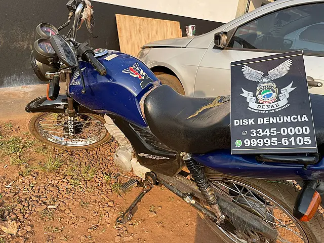 Homem tenta fugir da Polícia, mas é preso com moto roubada