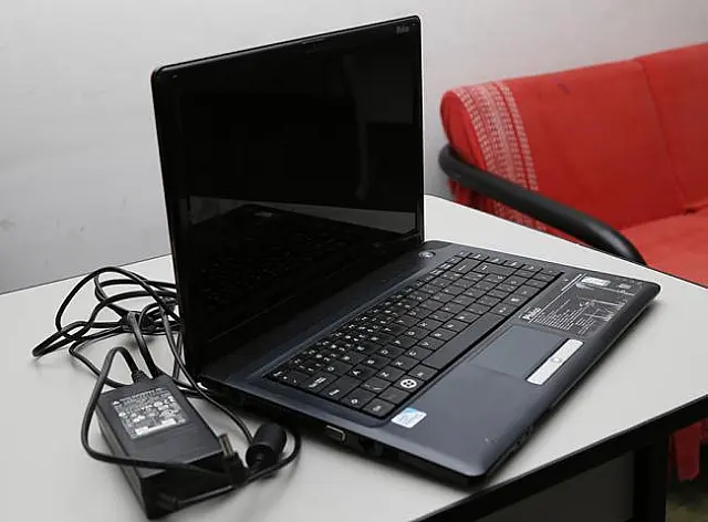 Após discussão, marido bate em mulher com notebook no José Frageli