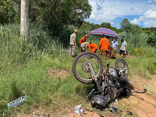 Motociclista fica ferido em grave acidente em Anastácio