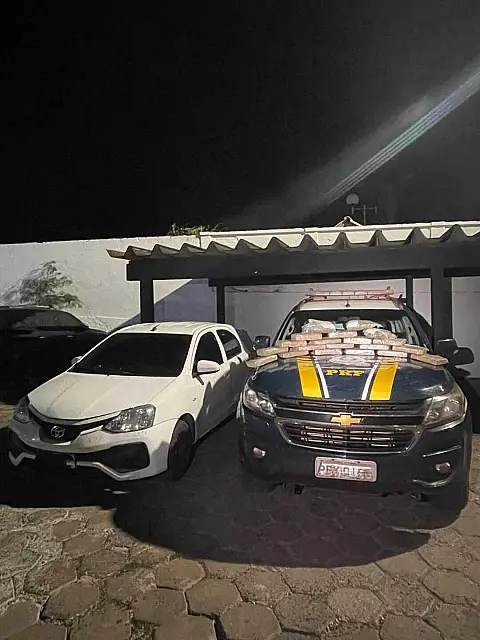 PRF apreende 20,3 kg de maconha e prende três em Corumbá