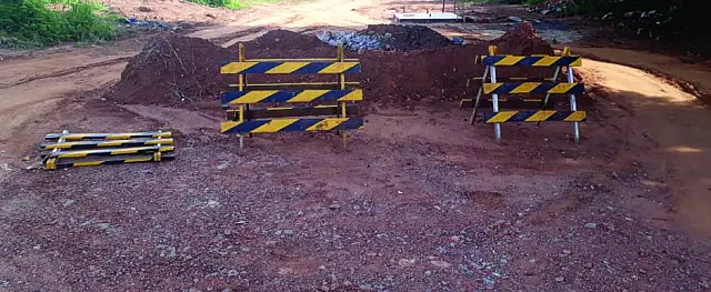 Moradora denuncia descaso da prefeitura com rua da Vila Afonso Paim