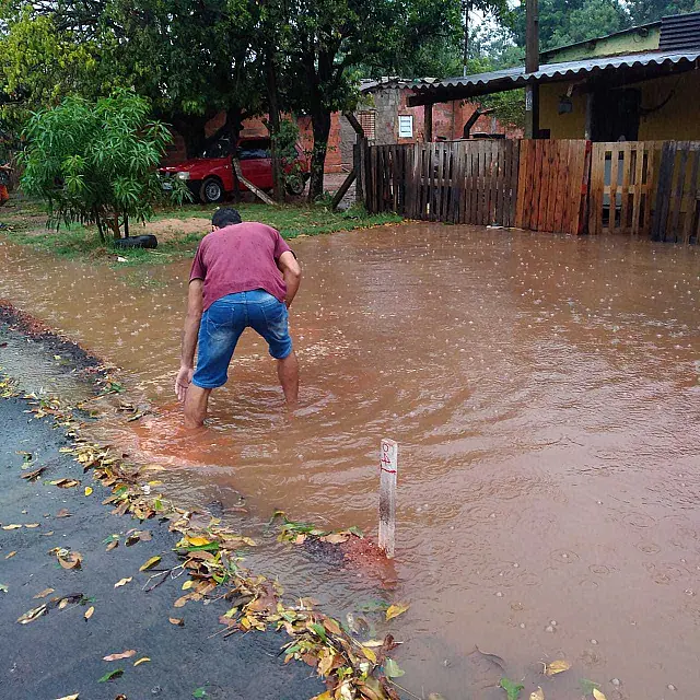 Moradores da Aldeinha estão sofrendo com alagamentos