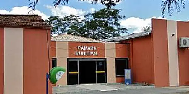 Câmara Municipal de Miranda é invadida e computador furtado