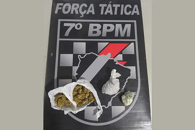Homem é preso após vender drogas em estacionamento de supermercado