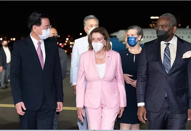 China promete sanções em resposta de visita de deputada dos EUA a Taiwan